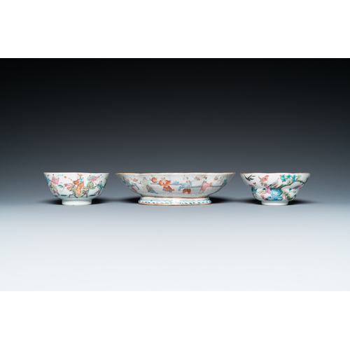 13 - Eleven Chinese famille rose bowls, 19/20th C.Dim.: 27 x 21,5 x 7 cm (the largest bowl)Dia.: 12 cm - ... 