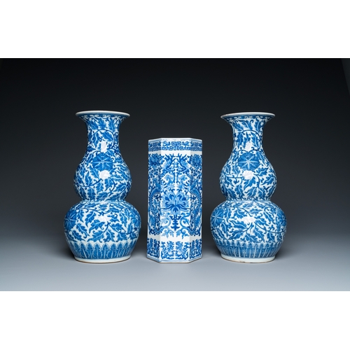 26 - Three Chinese blue and white vases, 19th C.H.: 35,5 cm (the tallest)