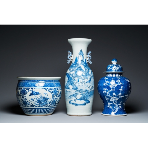 27 - A Chinese blue and white 'landscape' vase, a covered vase and a jardiniere, 19th C.H.: 59,5 cm (the ... 