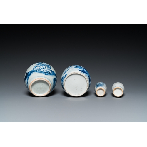 30 - Eight various Chinese blue and white vases, 18/20th C.H.: 25,5 cm (the tallest vase) H.: 12,5 cm (th... 