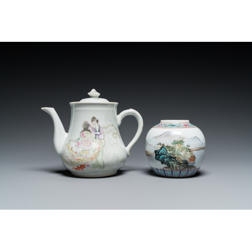 31 - Six Chinese famille rose vases and a covered teapot, 20th C.H.: 25,5 cm (the tallest vase) L.: 19 cm... 