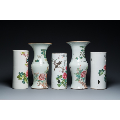 32 - Three Chinese qianjiang cai hat stands and a pair of 'gu' vases, 19/20th C.H.: 36 cm (the tallest)... 