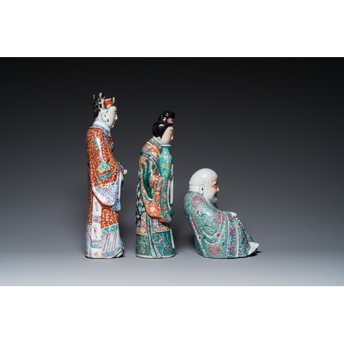 39 - A Chinese famille rose Buddha, a star god and an immortal, 19/20th C.H.: 49 cm (the tallest) H.: 26,... 