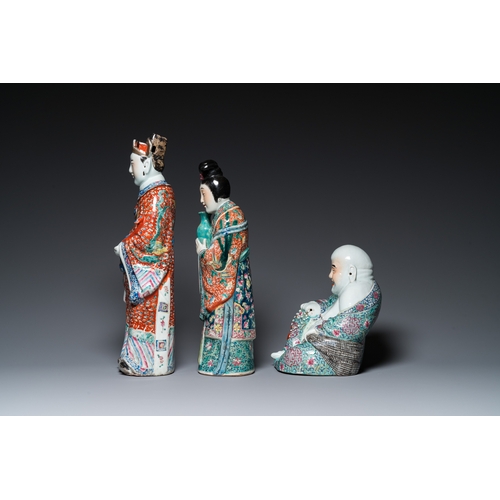 39 - A Chinese famille rose Buddha, a star god and an immortal, 19/20th C.H.: 49 cm (the tallest) H.: 26,... 