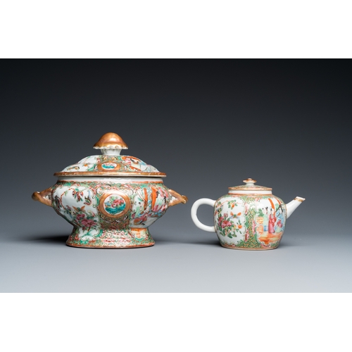 4 - A varied collection of Chinese Canton famille rose porcelain, 19th C.L.: 21 cm - H.: 15,5 cm (the tu... 