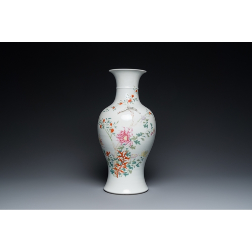 45 - A Chinese famille rose vase and a jardiniere on stand, Hongxian and Qianlong mark, RepublicH.: 44,5 ... 