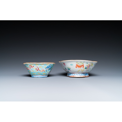 49 - A varied collection of Chinese famille rose and qianjiang cai porcelain, 19/20th C.Dia.: 34,5 cm (th... 