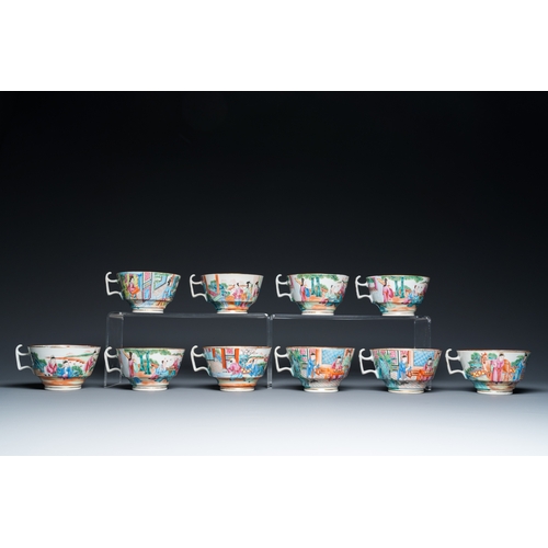 55 - A Chinese Canton famille rose 24-piece tea service, 19th C.H.: 19 cm - L.: 28 cm (the teapot)Dia.: 1... 