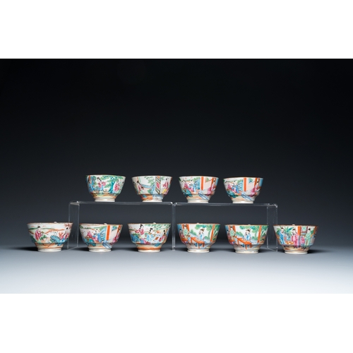 55 - A Chinese Canton famille rose 24-piece tea service, 19th C.H.: 19 cm - L.: 28 cm (the teapot)Dia.: 1... 