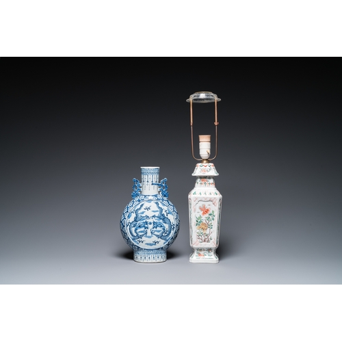 58 - Six various Chinese porcelain wares, Qing and RepublicH.: 55 cm - H.: 32 cm (the lamp-mounted vase, ... 