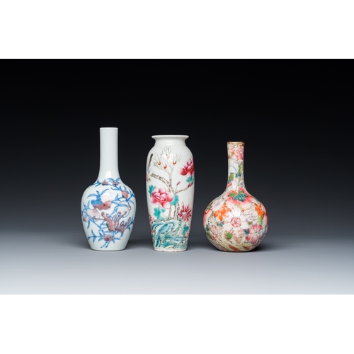 60 - Three Chinese famille rose and blue, white and copper-red vases, 19/20th C.H.: 12,5 cm (the tallest)... 