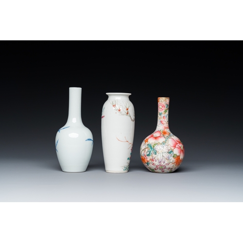 60 - Three Chinese famille rose and blue, white and copper-red vases, 19/20th C.H.: 12,5 cm (the tallest)... 