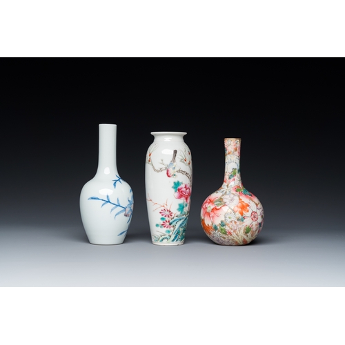 60 - Three Chinese famille rose and blue, white and copper-red vases, 19/20th C.H.: 12,5 cm (the tallest)... 