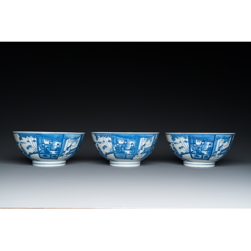 78 - Three Chinese blue and white bowls with figurative design, Xuande mark, 19th C.Dia.: 17,5 cm - H.: 8... 