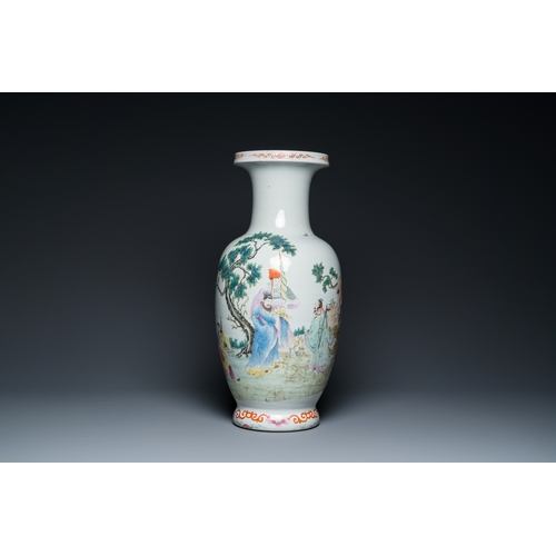 83 - A Chinese famille rose 'narrative subject' vase, Qianlong mark, 19/20th C.H.: 55,5 cm