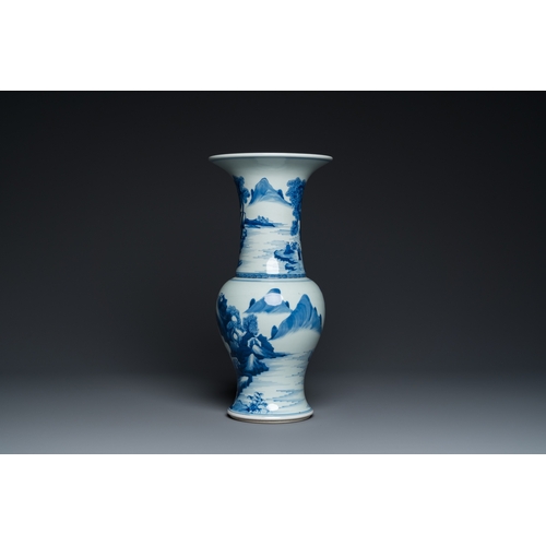 85 - A Chinese blue and white 'yenyen' vase with figures in a landscape, 19/20th C.H.: 45 cm... 