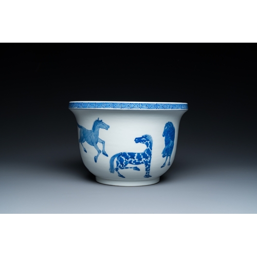 86 - A Chinese blue and white 'Eight horses of Mu Wang' jardiniere, Kangxi mark, 19/20th C.Dia.: 25 cm - ... 