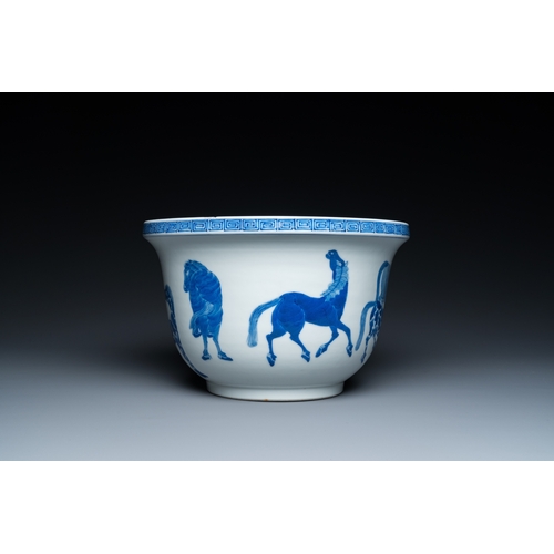 86 - A Chinese blue and white 'Eight horses of Mu Wang' jardiniere, Kangxi mark, 19/20th C.Dia.: 25 cm - ... 