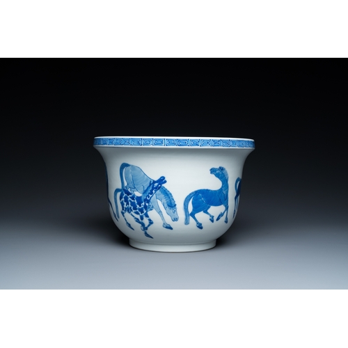 86 - A Chinese blue and white 'Eight horses of Mu Wang' jardiniere, Kangxi mark, 19/20th C.Dia.: 25 cm - ... 