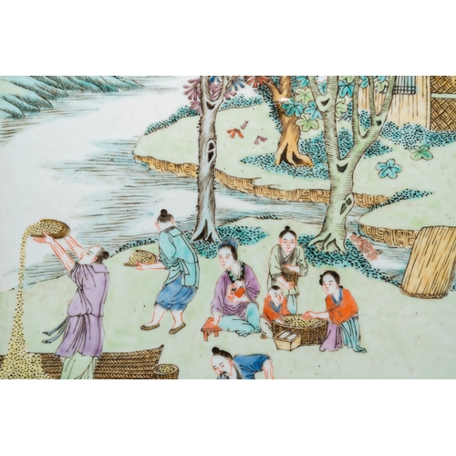 90 - A Chinese famille rose ârice productionâ plaque, 19th C.Dim.: 39 x 25,5 cm