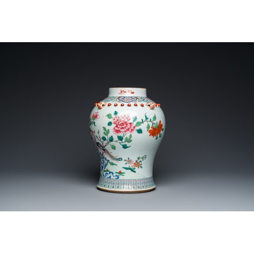 96 - A Chinese famille rose vase with wooden cover, 19th C.H.: 34,5 cm (the vase)
 
 H.: 42,5 cm (incl. c... 