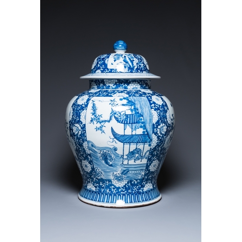 104 - An exceptionally large pair of Chinese blue and white vases and covers, 19/20th C.H.: 79 cm
 
 Prove... 