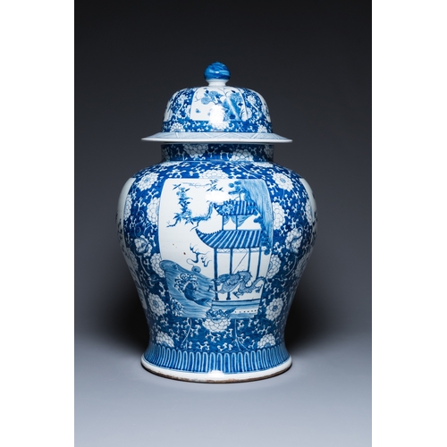 104 - An exceptionally large pair of Chinese blue and white vases and covers, 19/20th C.H.: 79 cm
 
 Prove... 