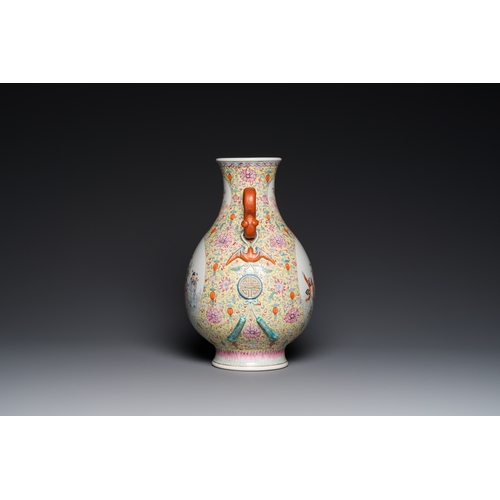 113 - A Chinese famille rose 'hu' vase with 'eight immortals' design, Qianlong mark, RepublicH.: 33,5 cm
 ... 