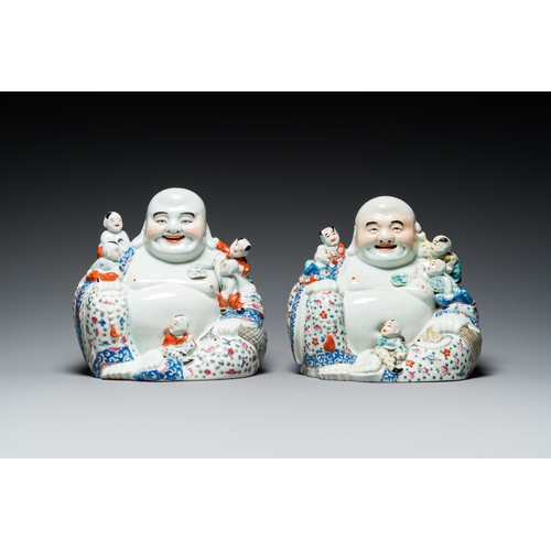 122 - A pair of Chinese famille rose Buddha figures, Zhu Mao Ji Zao æ±èè¨é  mark, RepublicH.: 24 cm -... 