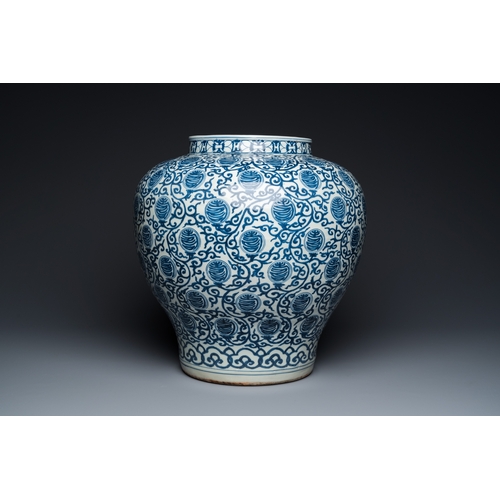 125 - A large Chinese blue and white 'Shou' jar, Wanli mark but probably RepublicH.: 44,5 cm
 Provenance: ... 