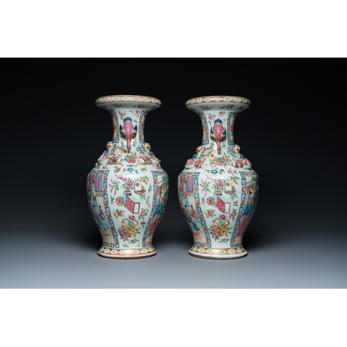 136 - A pair of Chinese Canton famille rose vases with duck-shaped handles, 19th C.H.: 42 cm... 