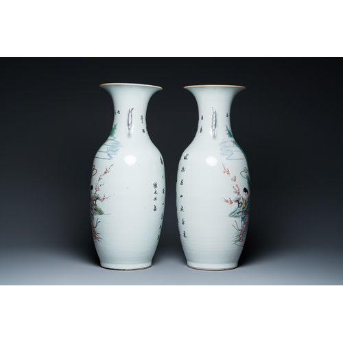 142 - A pair of Chinese famille rose 'ladies in a garden' vases, 19/20th C.H.: 57,5 cm