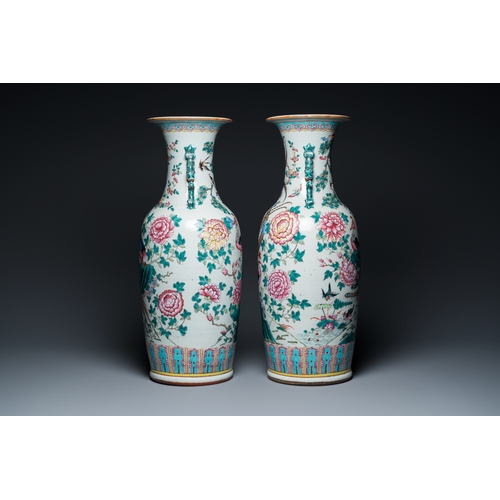 148 - A pair of Chinese famille rose 'phoenixes and pheasants' vases, 19th C.H.: 61,5 cm