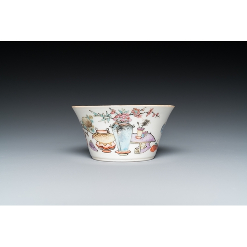 149 - A Chinese qianjiang cai 'erotic subject' bowl, 19th C.Dia.: 10 cm - H.: 5 cm