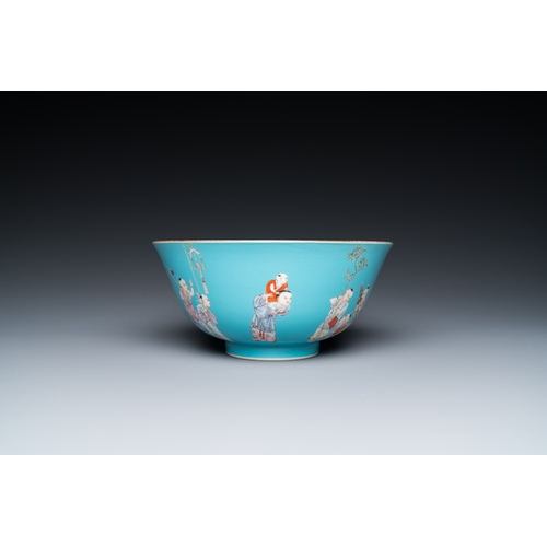 163 - A Chinese famille rose bowl with playing boys on a turquoise ground, Qianlong mark, 20th C.Dia.: 20 ... 