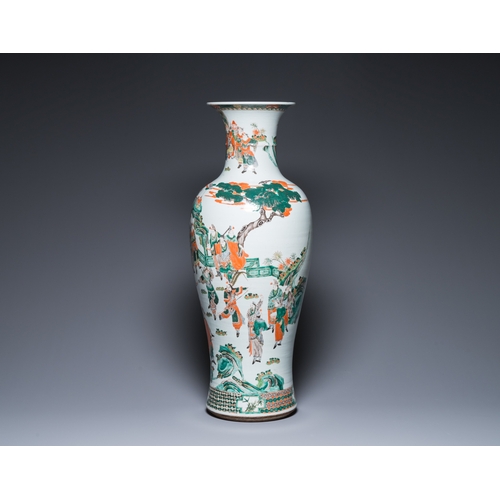 174 - A large Chinese famille verte vase with narrative design, Kangxi mark, 19th C.H.: 88,5 cm... 