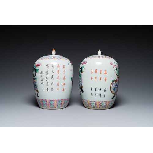 185 - Two Chinese famille rose jars and covers with censers holding flowers, 19th C.H.: 32 cm... 