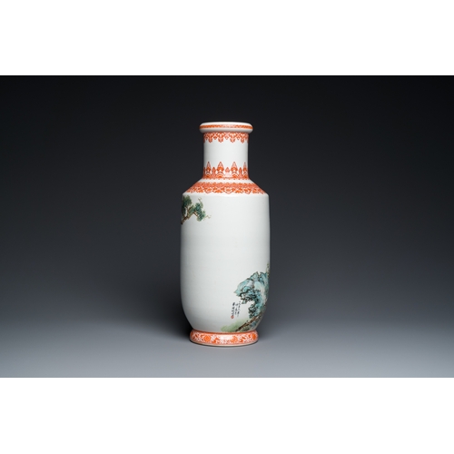 192 - A Chinese rouleau vase with monkeys, signed Bi Yuanming ç¢æ·µæ, dated 1956H.: 46,5 cm... 