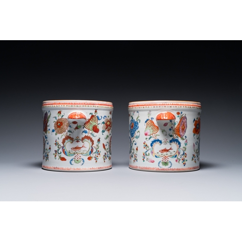 251 - A pair of Chinese famille rose 'Pompadour' wine coolers, QianlongL.: 25 cm - H.: 19 cm
Ref.: Bonhams... 