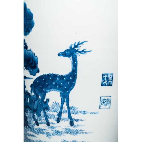 200 - A Chinese blue and white 'deer and crane' vase, Tao Cheng Tang é¶æå  mark, 18/19th C.H.: 42 cm
 ... 