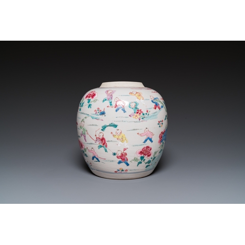 212 - A Chinese famille rose 'hundred boys' jar, YongzhengH.: 26,5 cm (incl. stand) H.: 21,5 cm (the jar)
... 