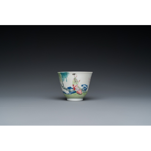 215 - A large Chinese famille rose cup and saucer, YongzhengDia.: 16 cm (the saucer)H.: 8,5 cm - Dia.: 6,5... 