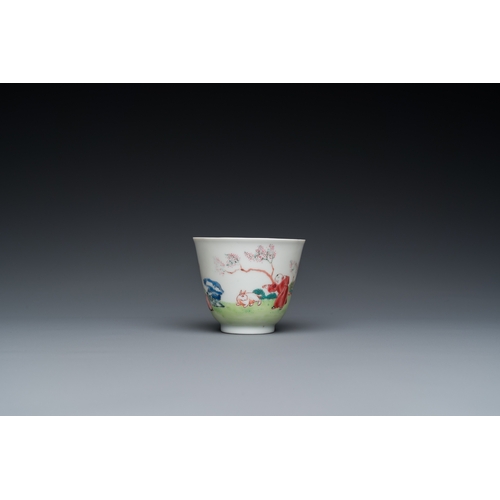 215 - A large Chinese famille rose cup and saucer, YongzhengDia.: 16 cm (the saucer)H.: 8,5 cm - Dia.: 6,5... 