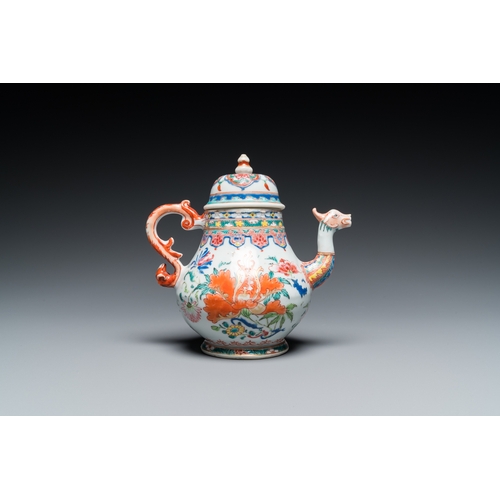 218 - A Chinese famille rose teapot with dragon spout, Yongzheng/QianlongH.: 16 cm - L.: 17 cm... 