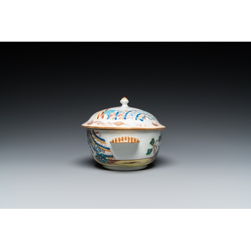 222 - A Chinese famille rose 'Valentine's dove' tureen and cover on stand, QianlongDim.: 23 x 18,5 cm (the... 