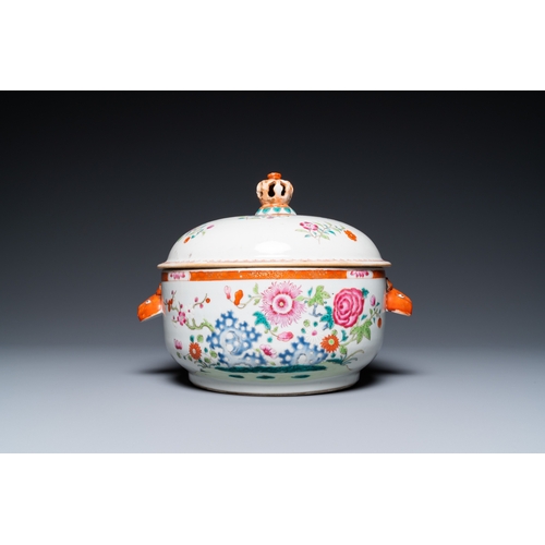 223 - A round Chinese famille rose tureen and cover, QianlongL.: 29,5 cm - H.: 22 cm