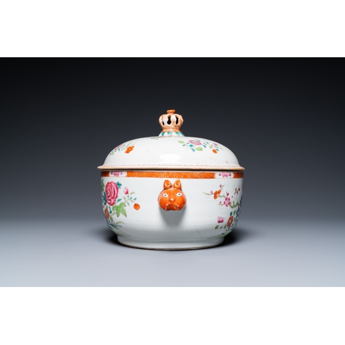 223 - A round Chinese famille rose tureen and cover, QianlongL.: 29,5 cm - H.: 22 cm