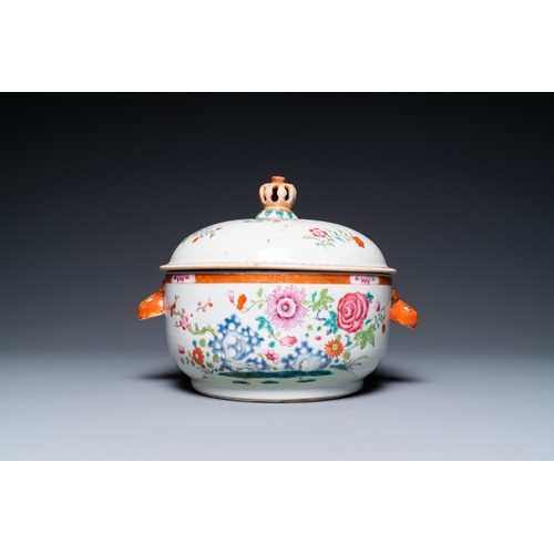 223 - A round Chinese famille rose tureen and cover, QianlongL.: 29,5 cm - H.: 22 cm