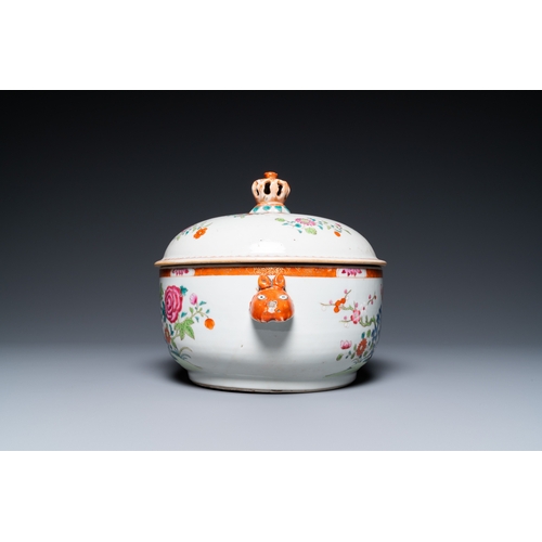 223 - A round Chinese famille rose tureen and cover, QianlongL.: 29,5 cm - H.: 22 cm