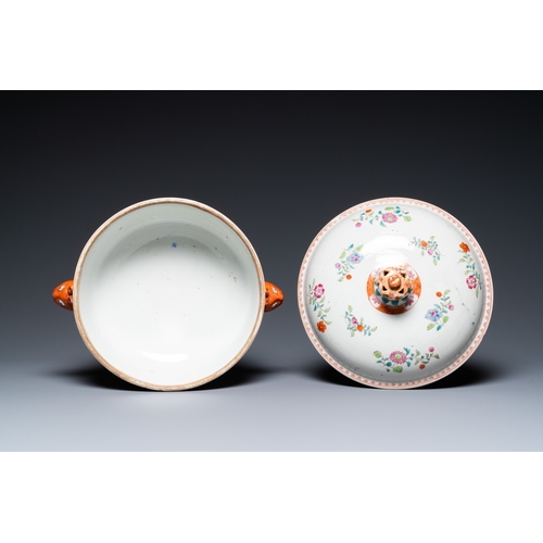 223 - A round Chinese famille rose tureen and cover, QianlongL.: 29,5 cm - H.: 22 cm